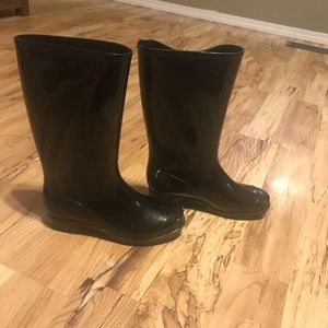 Rain boots